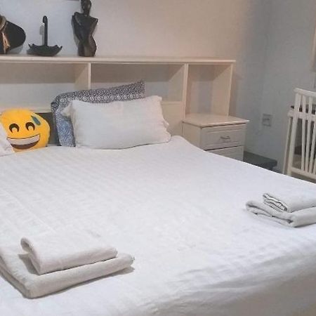 Private Room In Wonderful Sea View Apartment San Pawl il-Baħar Rom bilde